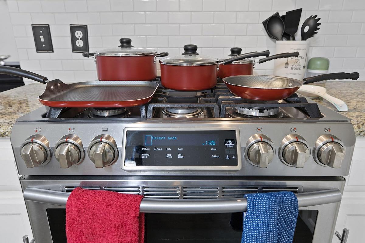 Family Retreat Near Kalahari | Sleeps 10 | Modern3